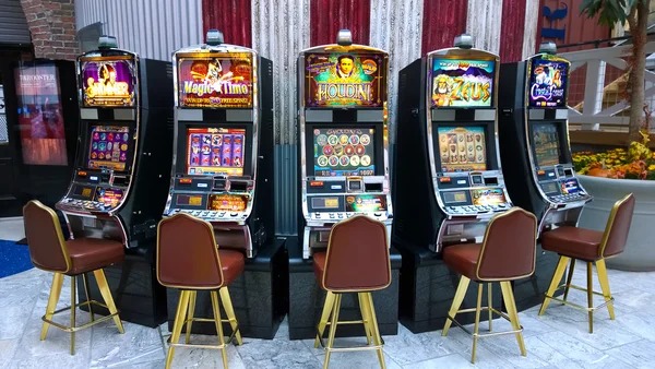 Studio dealer langsung baut77 Singapore Pools dengan meja kasino HD